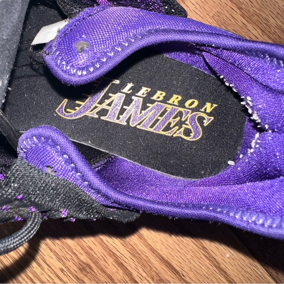 LeBron James 18 Sneakers - Picture 8 of 11